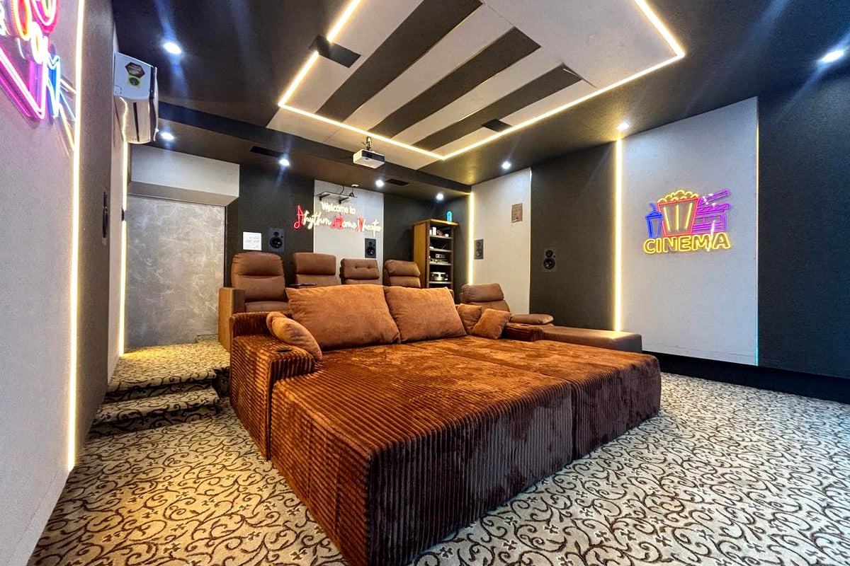 Elevate CinemaPod